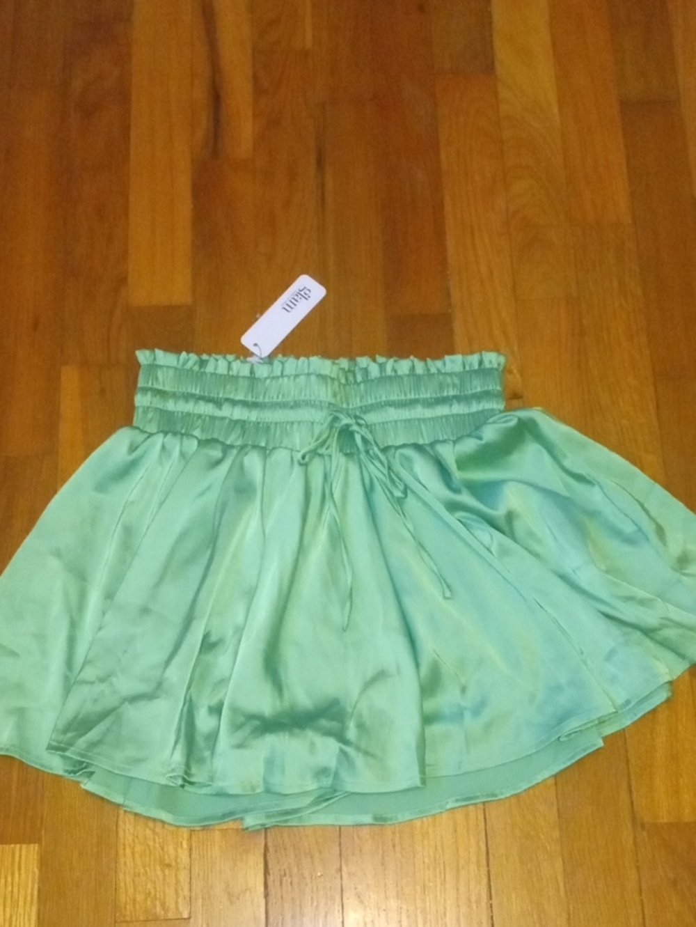 NWT women small high waist silky emerald green shorts
